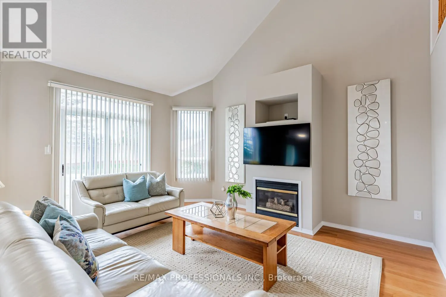 62 BANINGTON CRESCENT