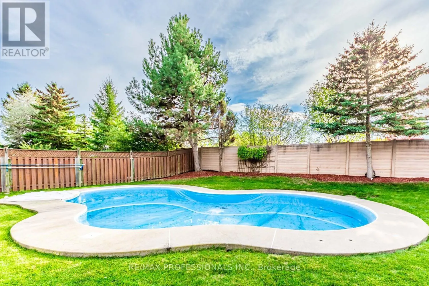 62 BANINGTON CRESCENT