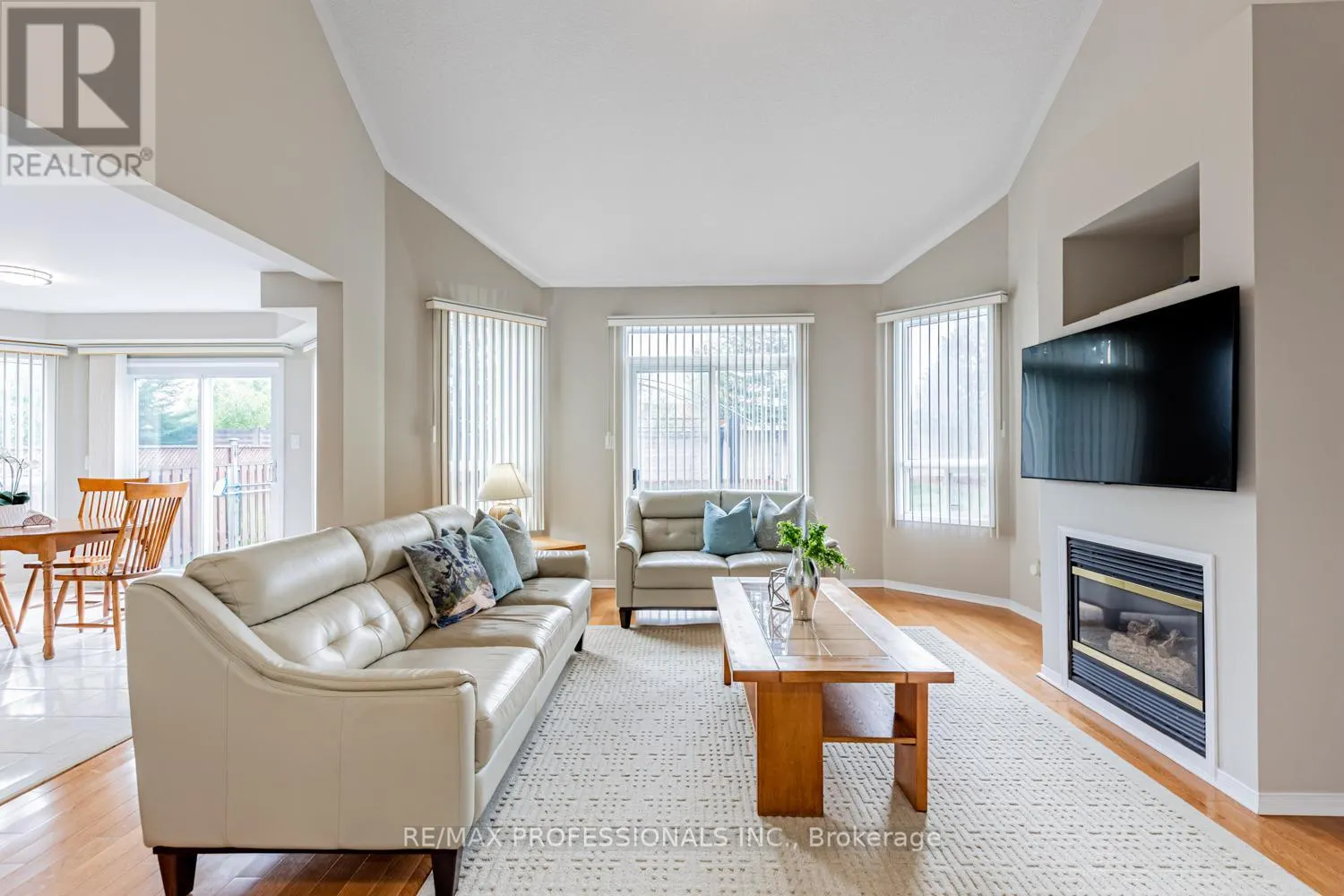 62 BANINGTON CRESCENT