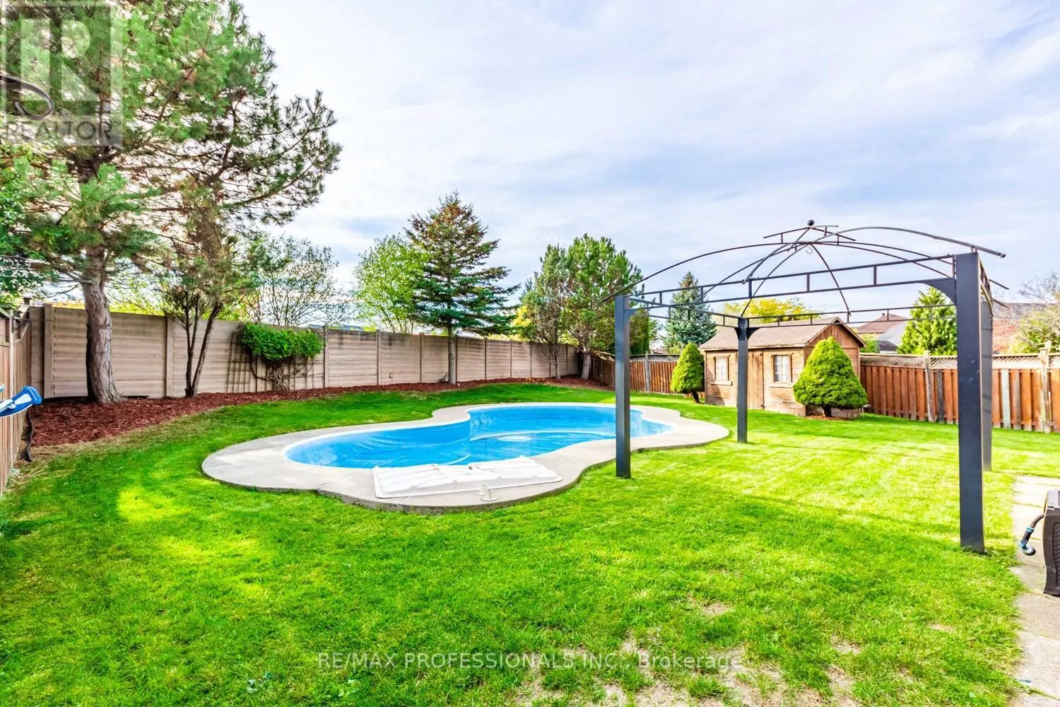 62 BANINGTON CRESCENT