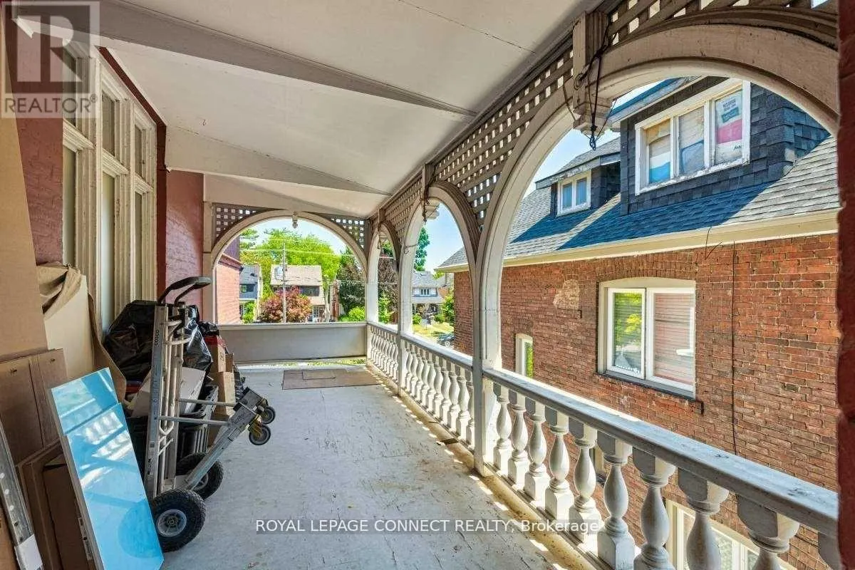 3 - 178 HIGH PARK AVENUE
