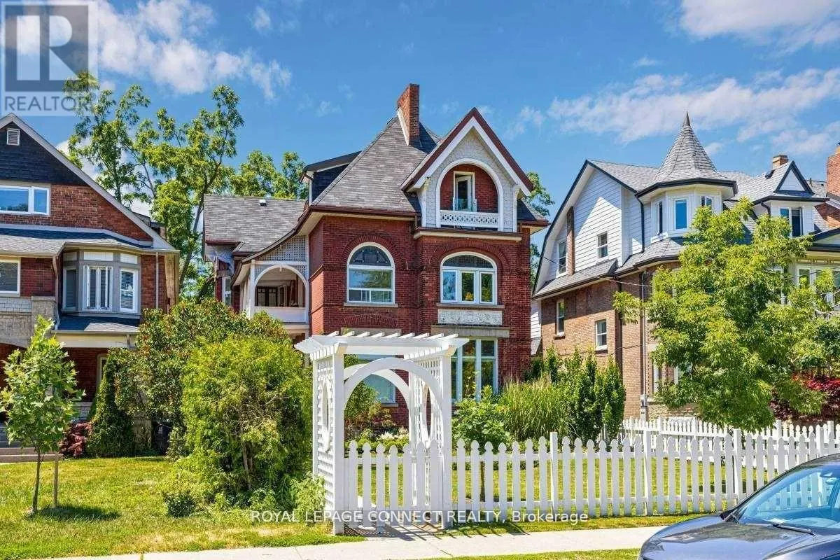 3 - 178 HIGH PARK AVENUE
