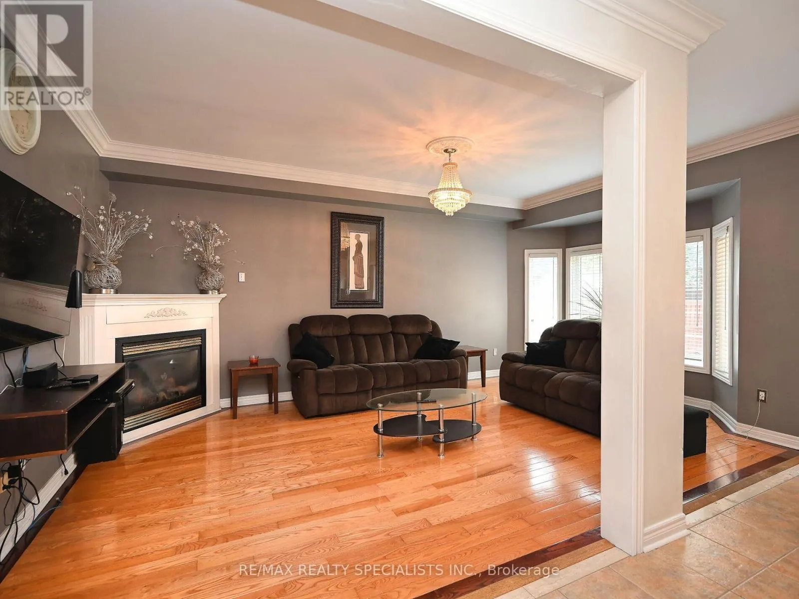 64 MOSSGROVE CRESCENT