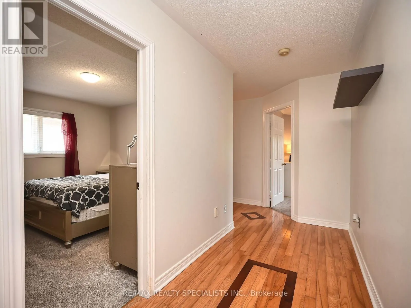 64 MOSSGROVE CRESCENT