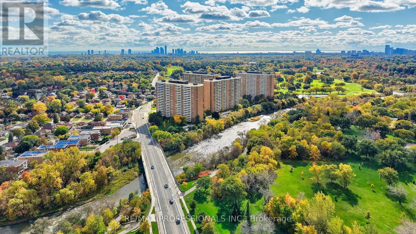 1710 - 270 SCARLETT ROAD