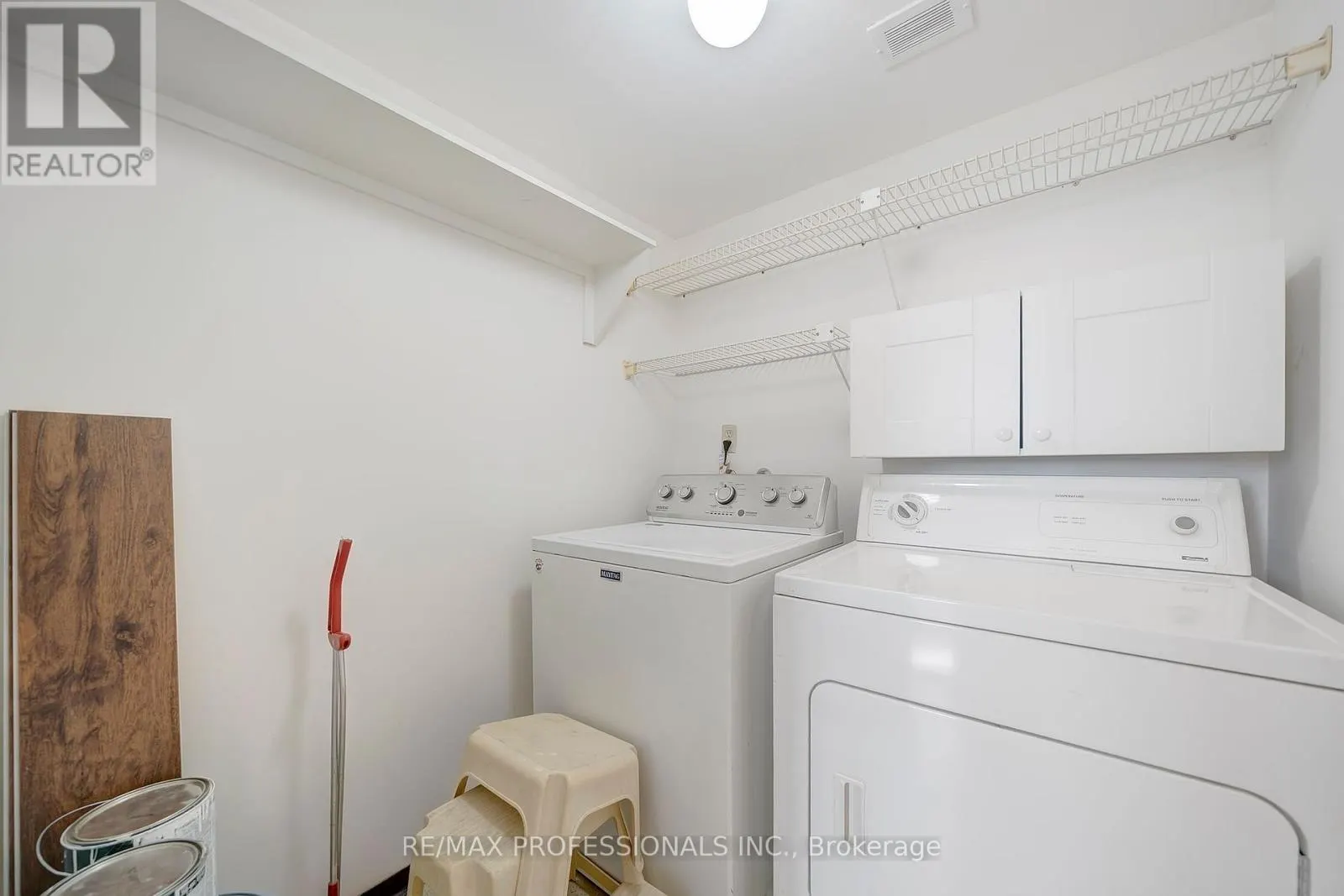 1710 - 270 SCARLETT ROAD