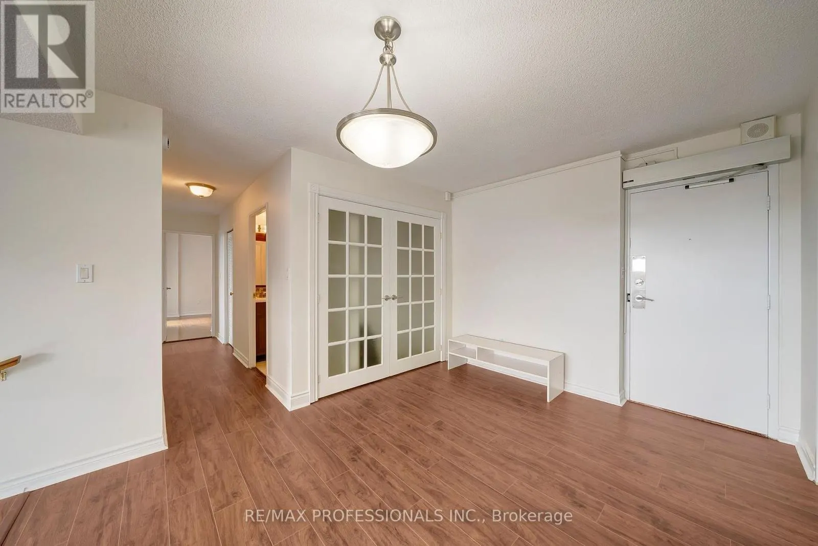 1710 - 270 SCARLETT ROAD