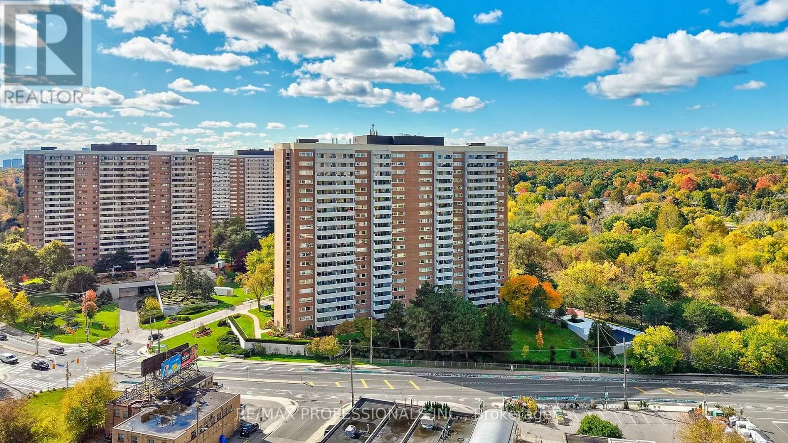 1710 - 270 SCARLETT ROAD
