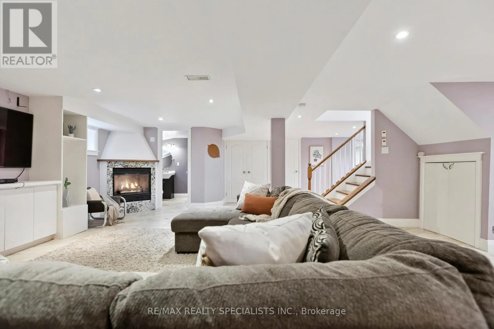 5 ROSEMARY ROAD