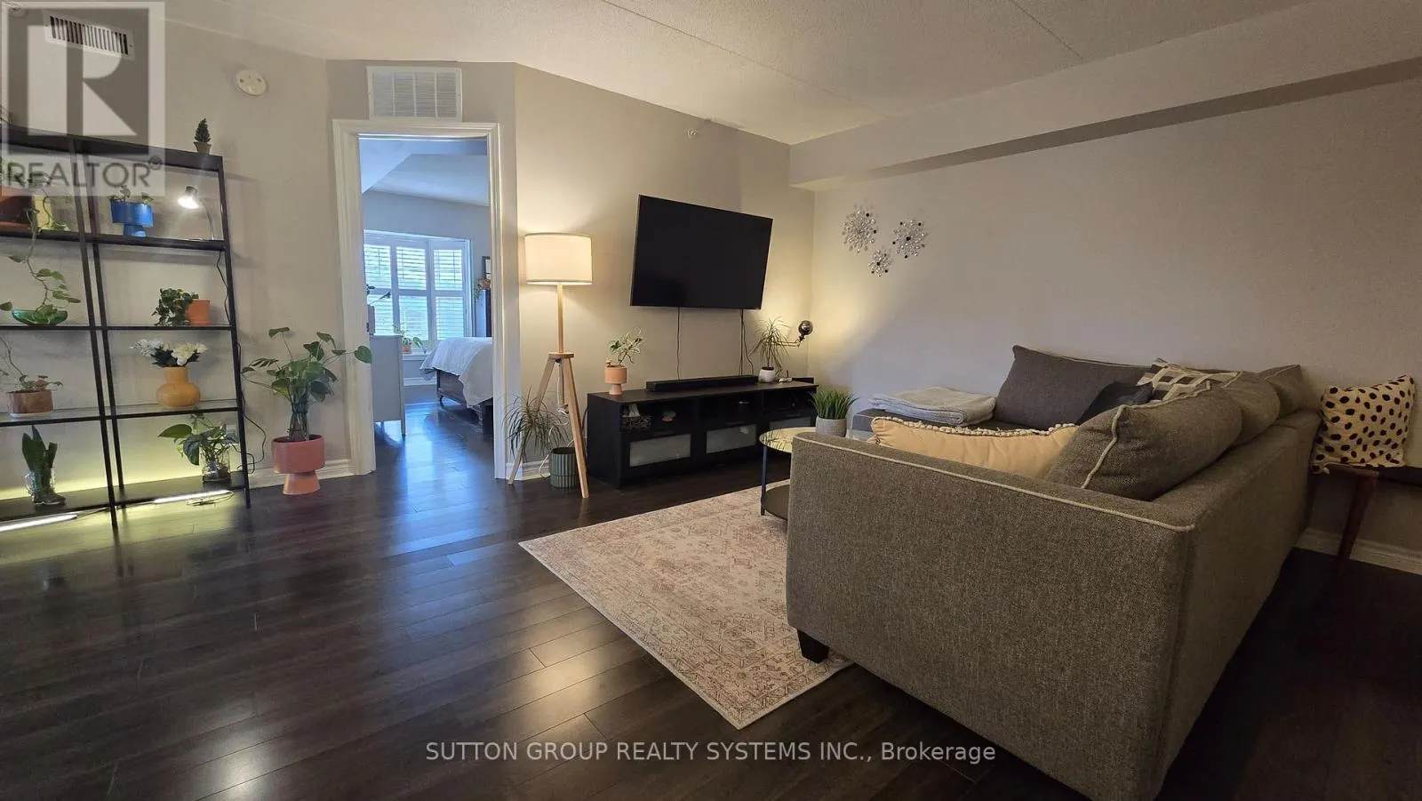 301 - 4005 KILMER DRIVE
