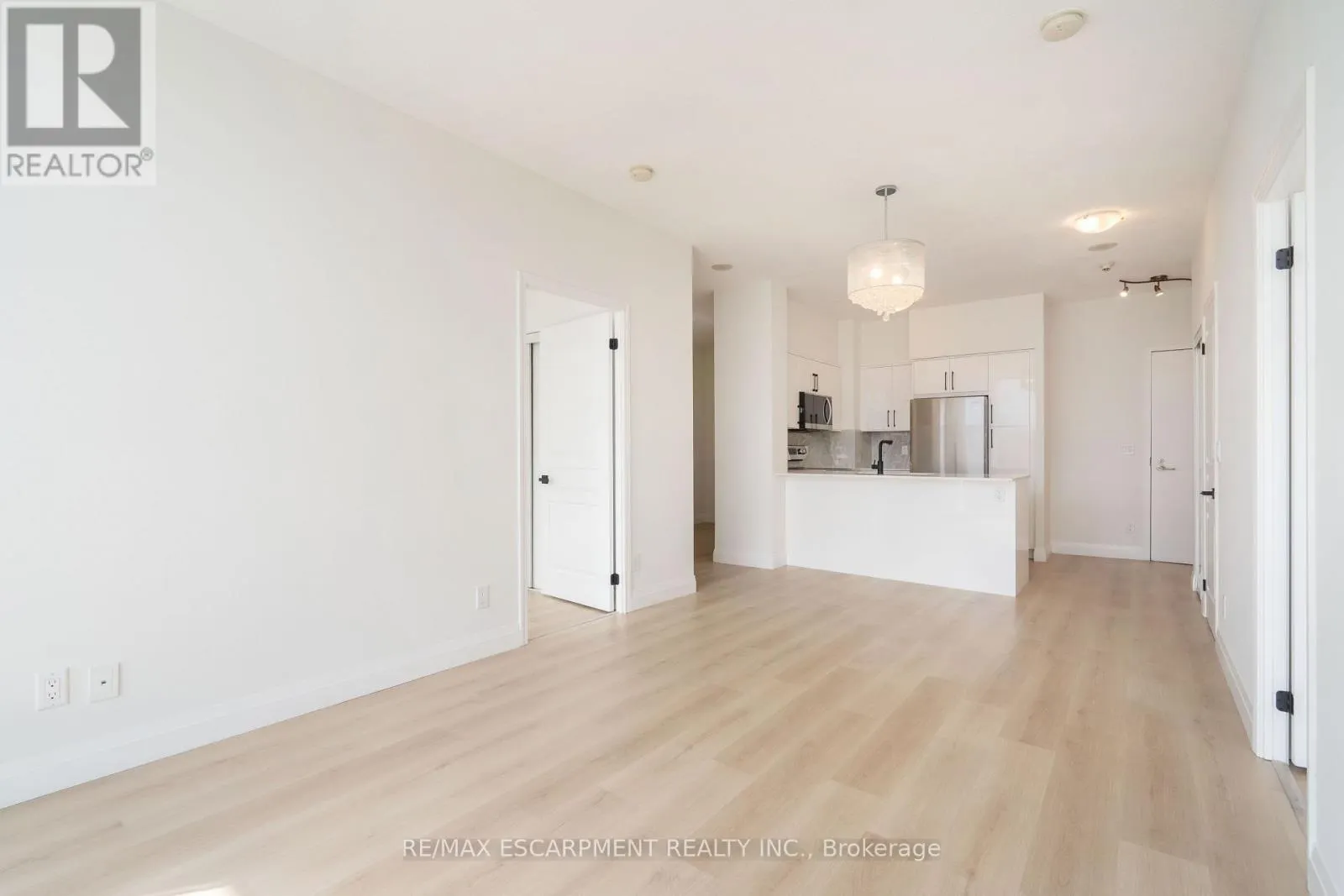 303 - 2230 LAKE SHORE BOULEVARD W