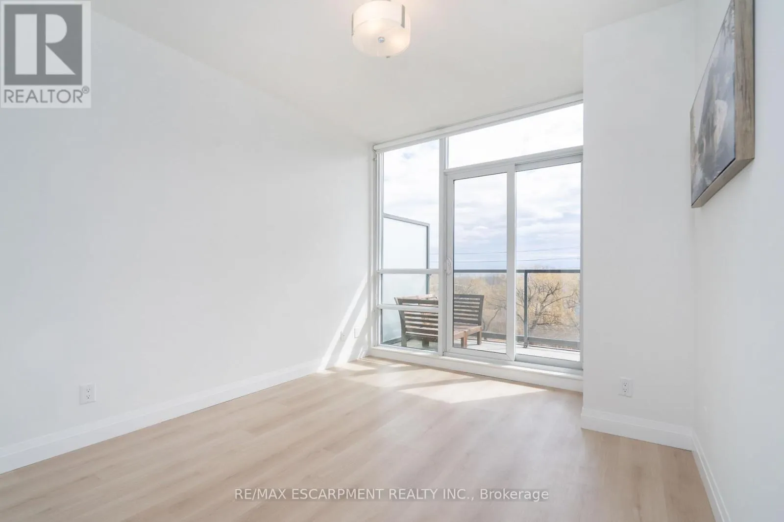 303 - 2230 LAKE SHORE BOULEVARD W