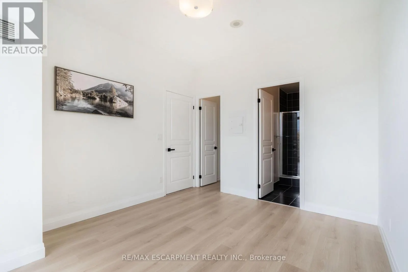 303 - 2230 LAKE SHORE BOULEVARD W