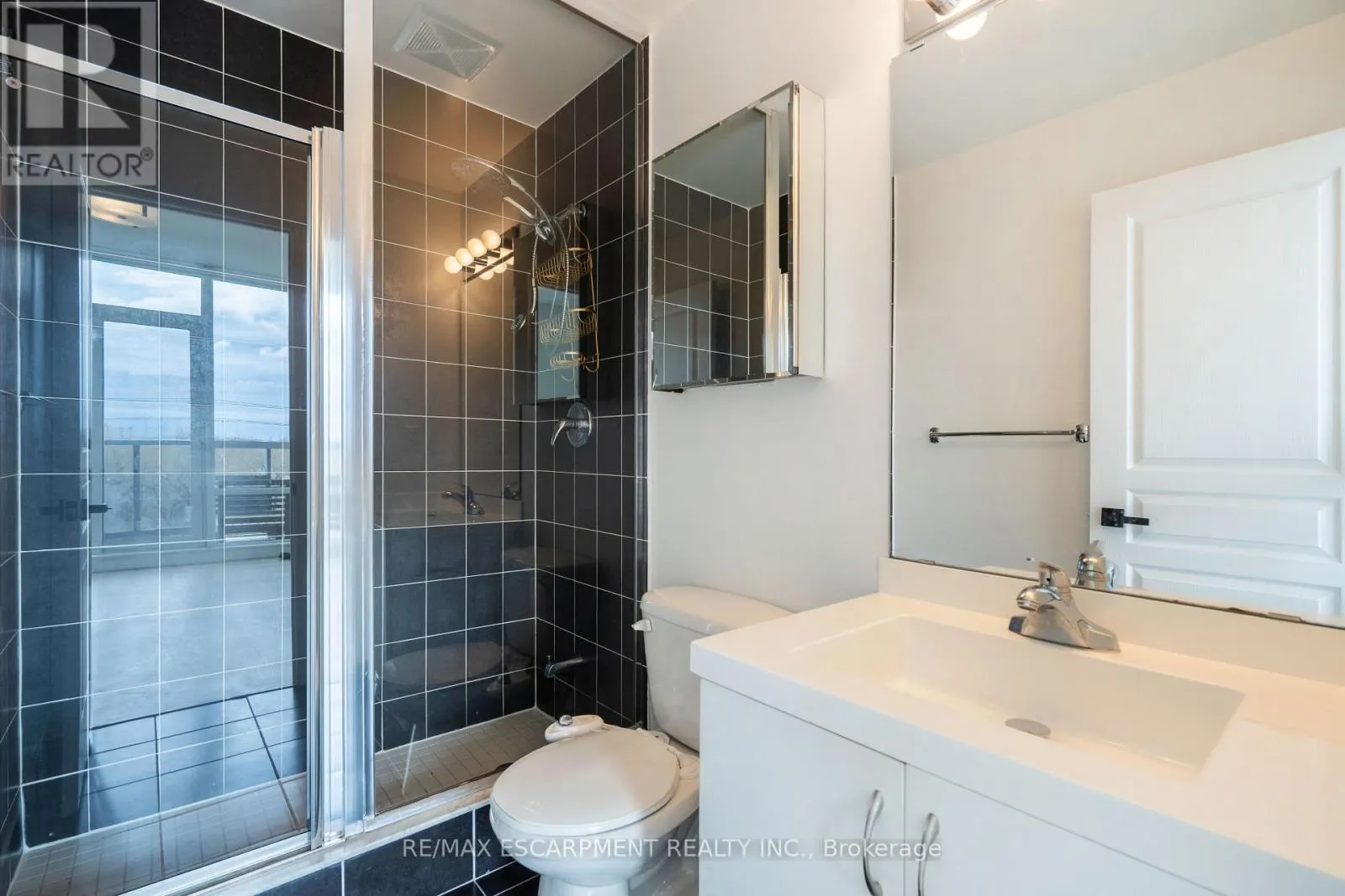 303 - 2230 LAKE SHORE BOULEVARD W