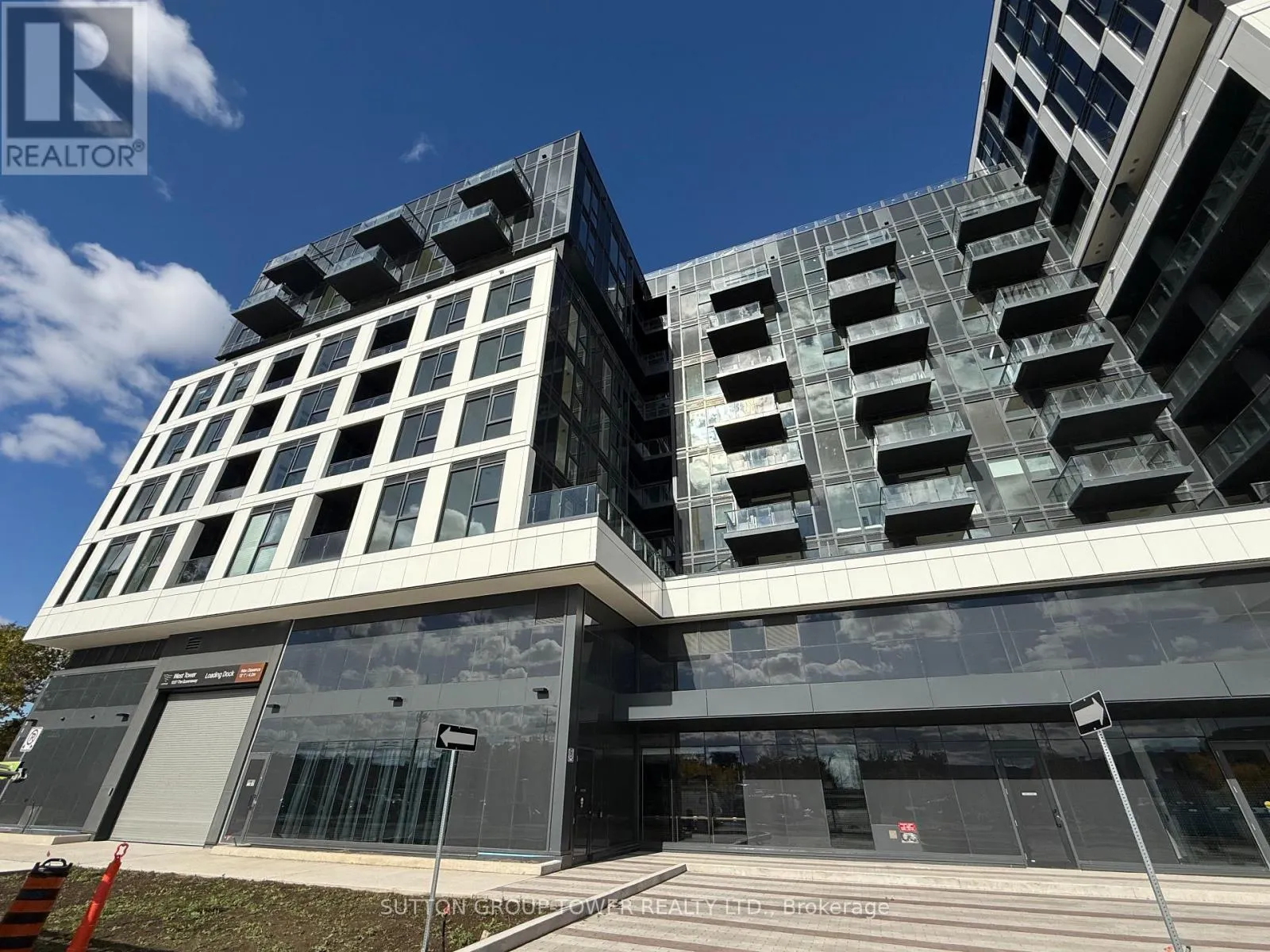 306 - 1037 THE QUEENSWAY