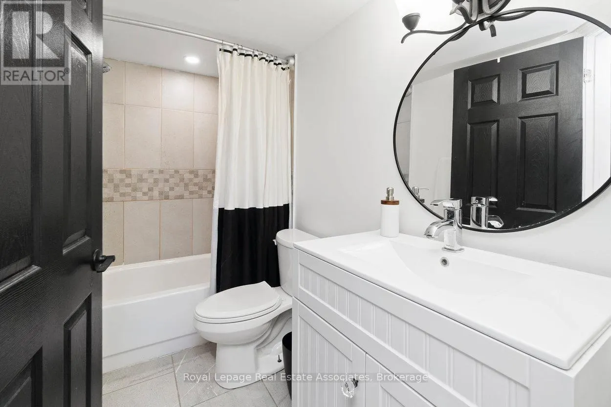 11 REDFINCH WAY