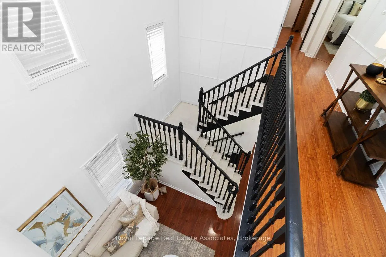11 REDFINCH WAY