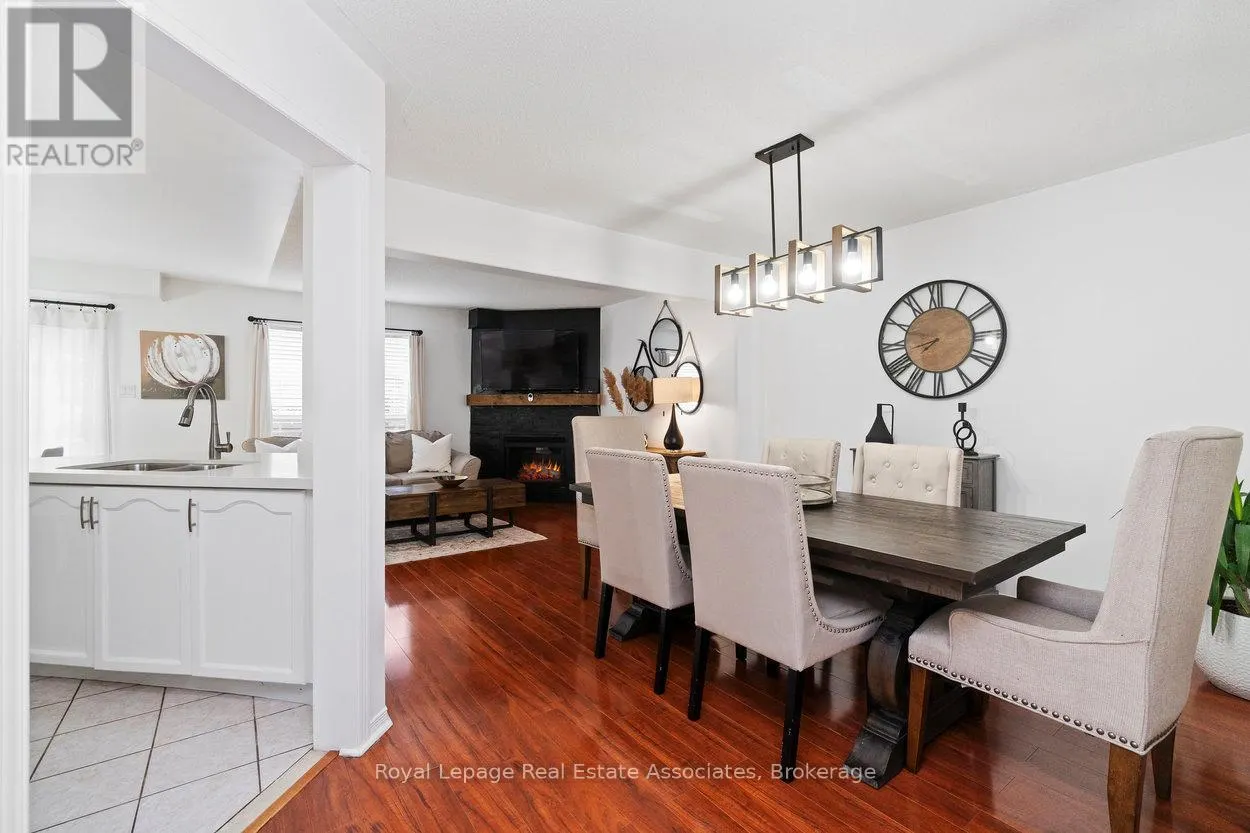 11 REDFINCH WAY