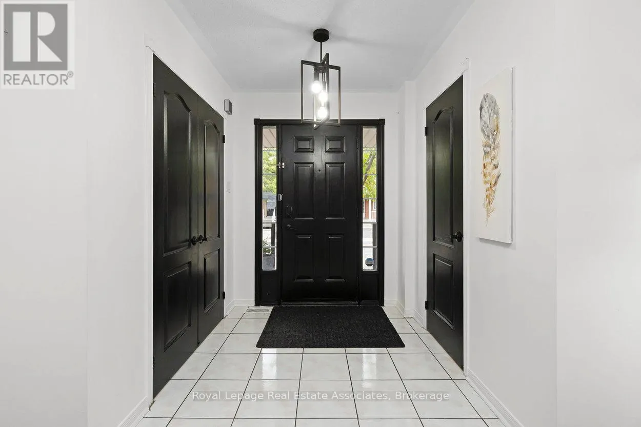 11 REDFINCH WAY