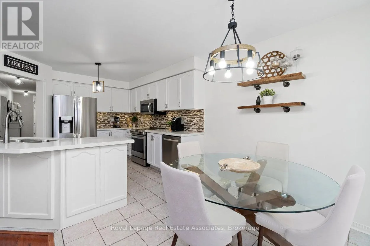 11 REDFINCH WAY