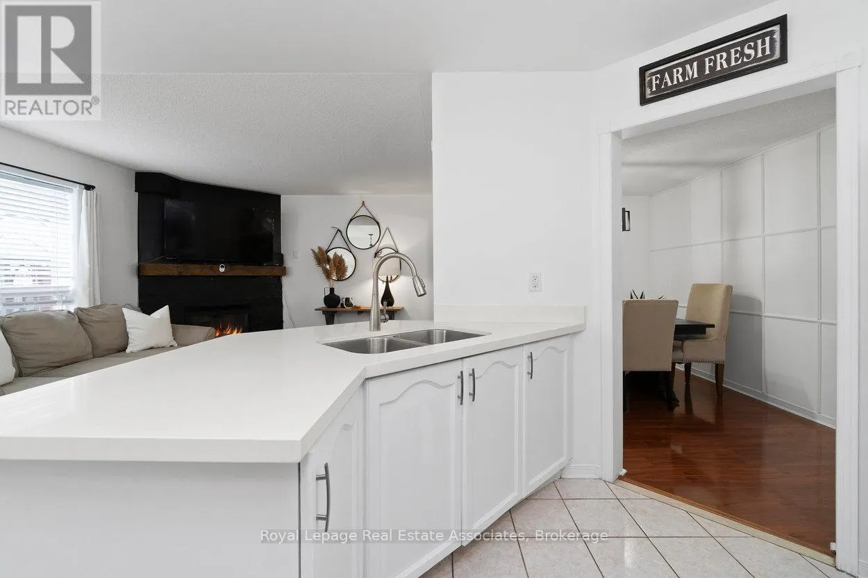 11 REDFINCH WAY