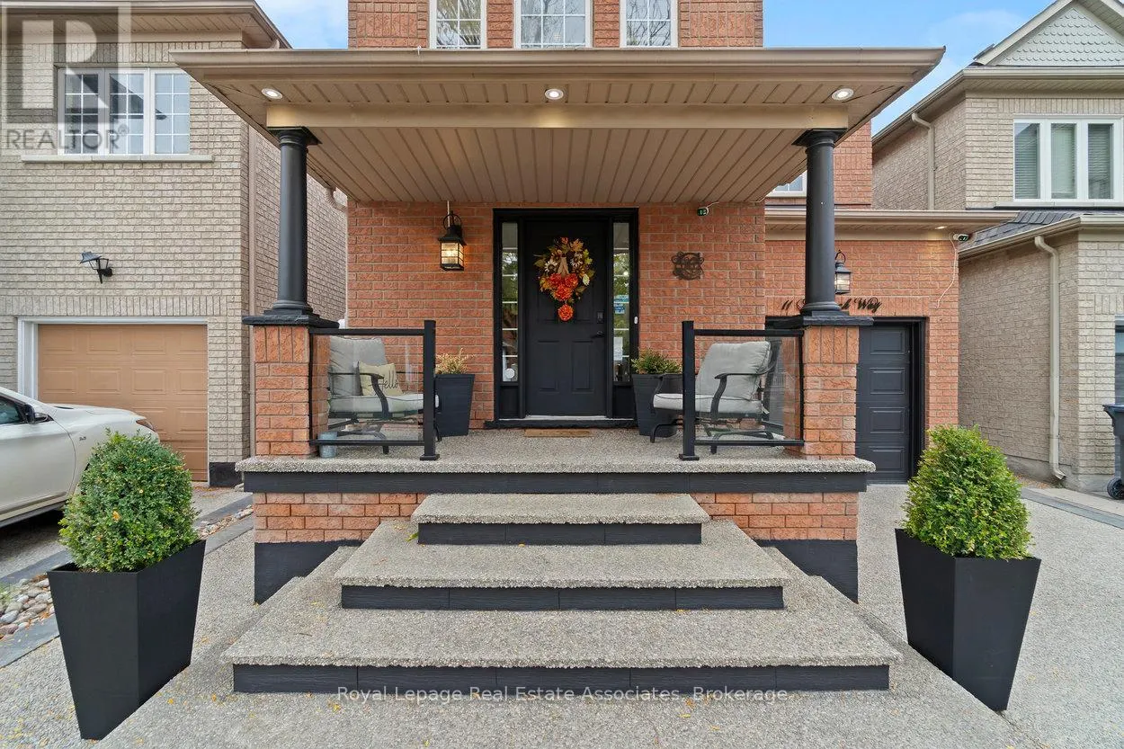 11 REDFINCH WAY