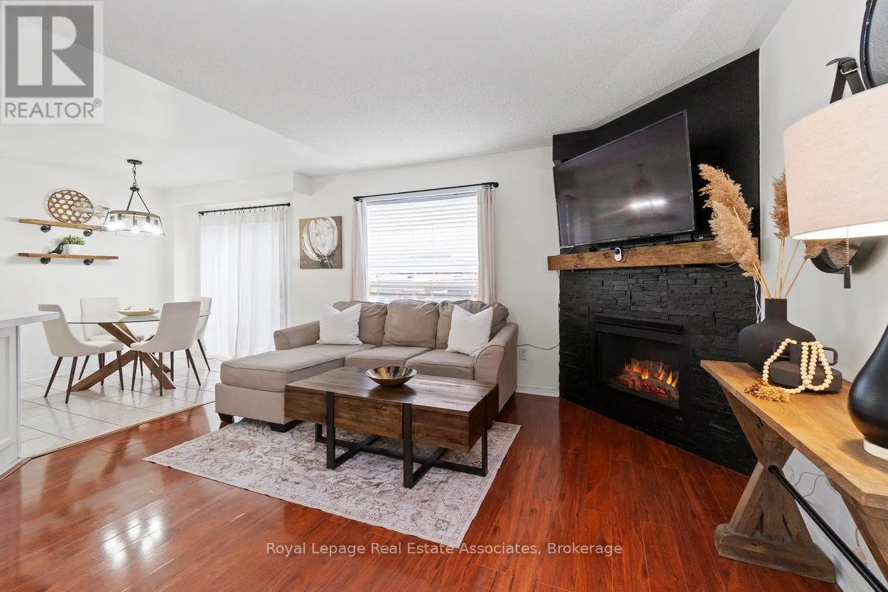 11 REDFINCH WAY
