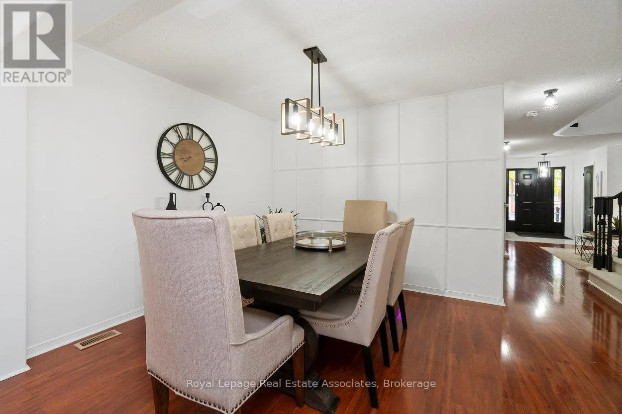 11 REDFINCH WAY