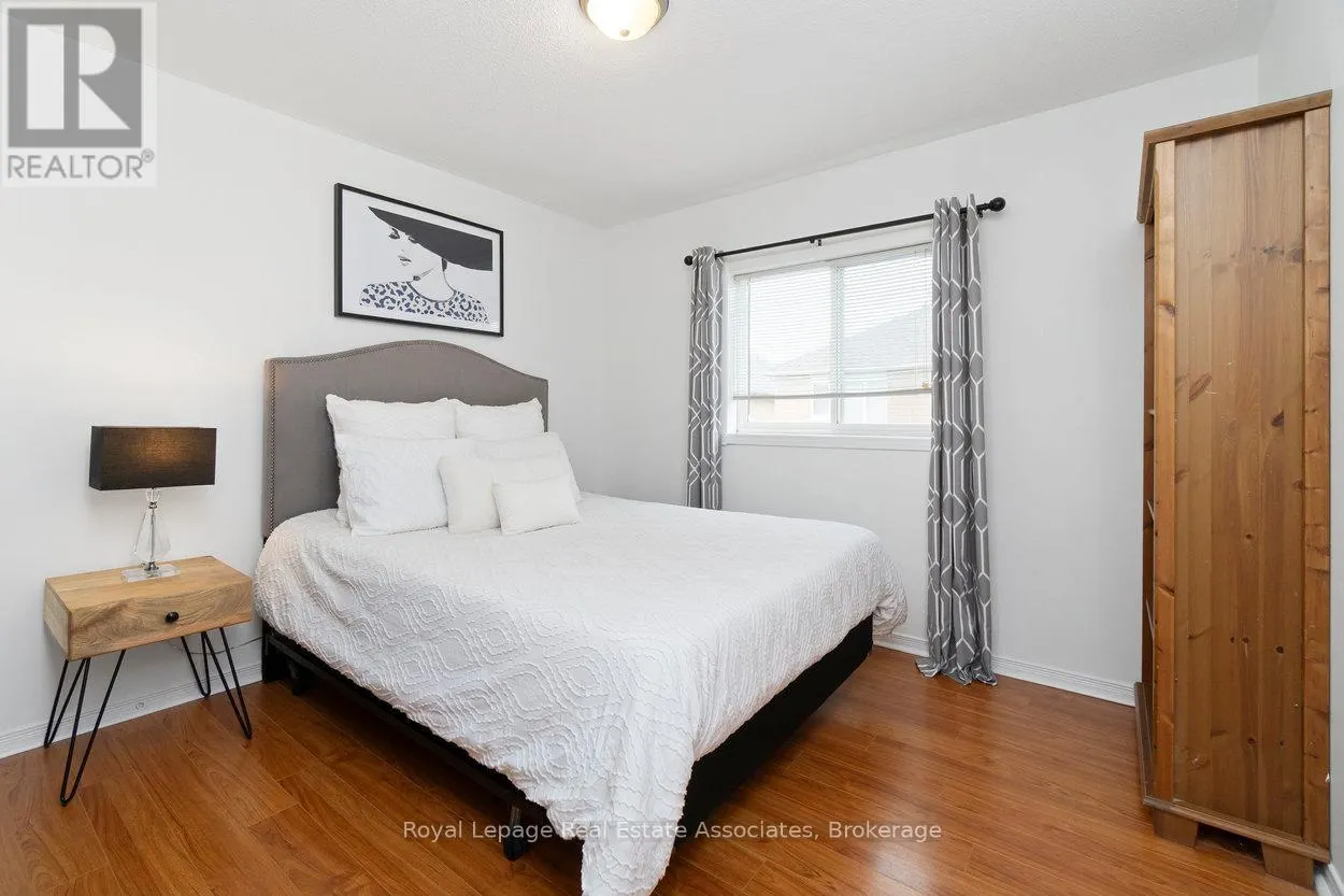 11 REDFINCH WAY