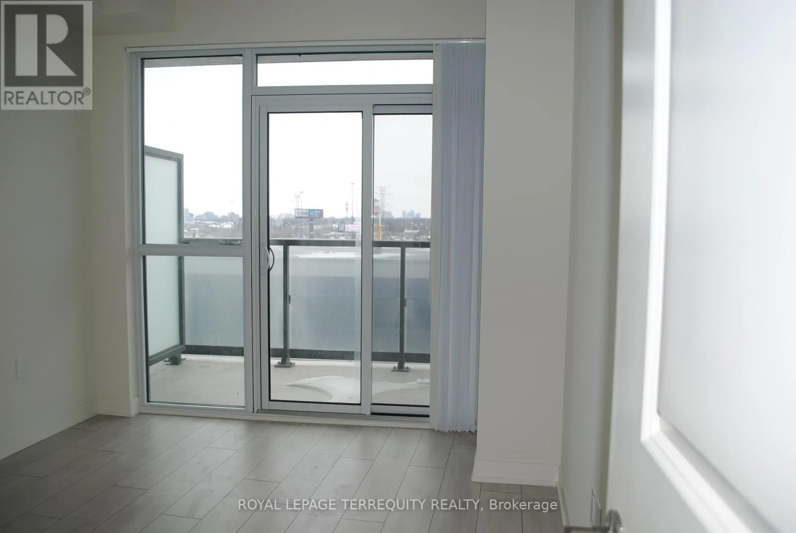 1011 - 38 ANNIE CRAIG DRIVE