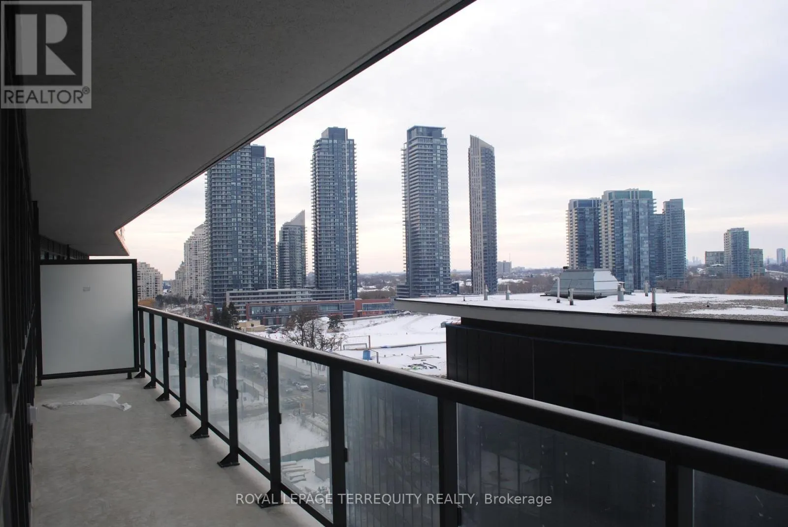 1011 - 38 ANNIE CRAIG DRIVE