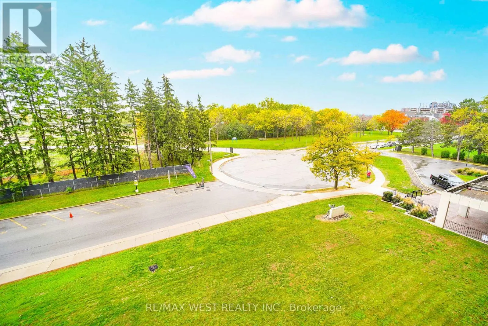 408 - 40 PANORAMA COURT