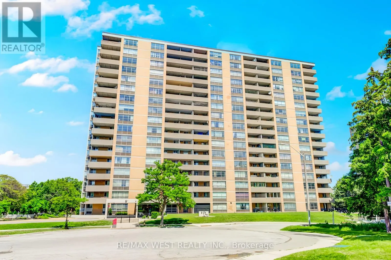 408 - 40 PANORAMA COURT