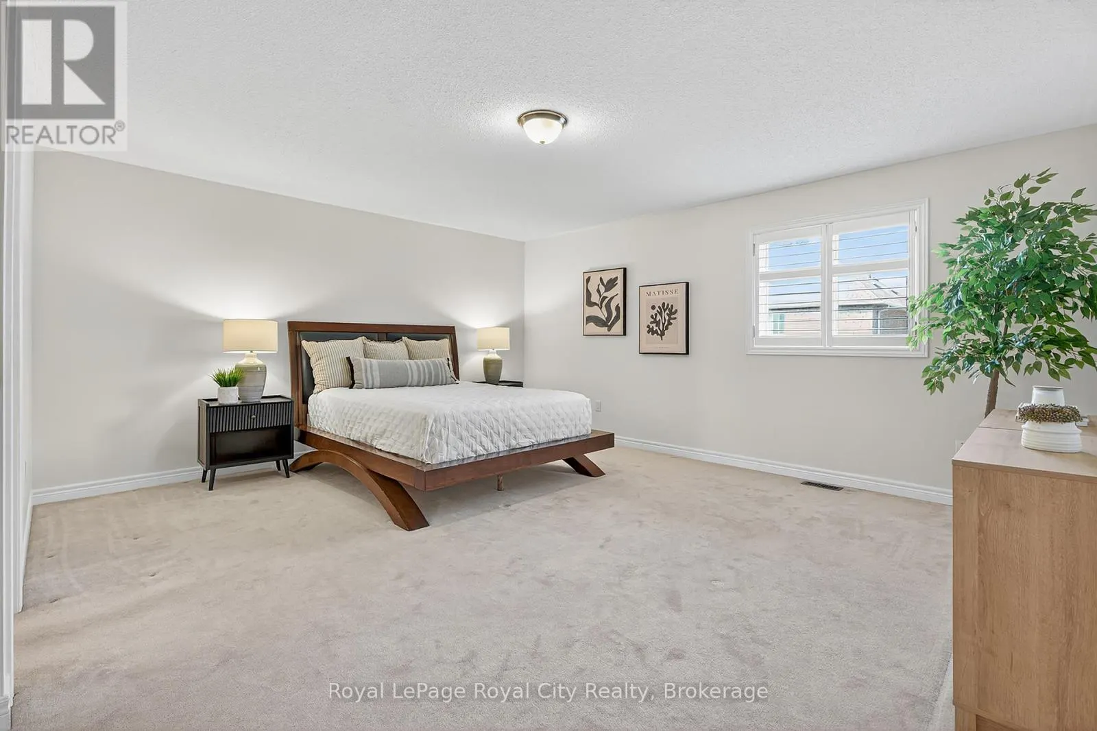 275 COMISKEY CRESCENT