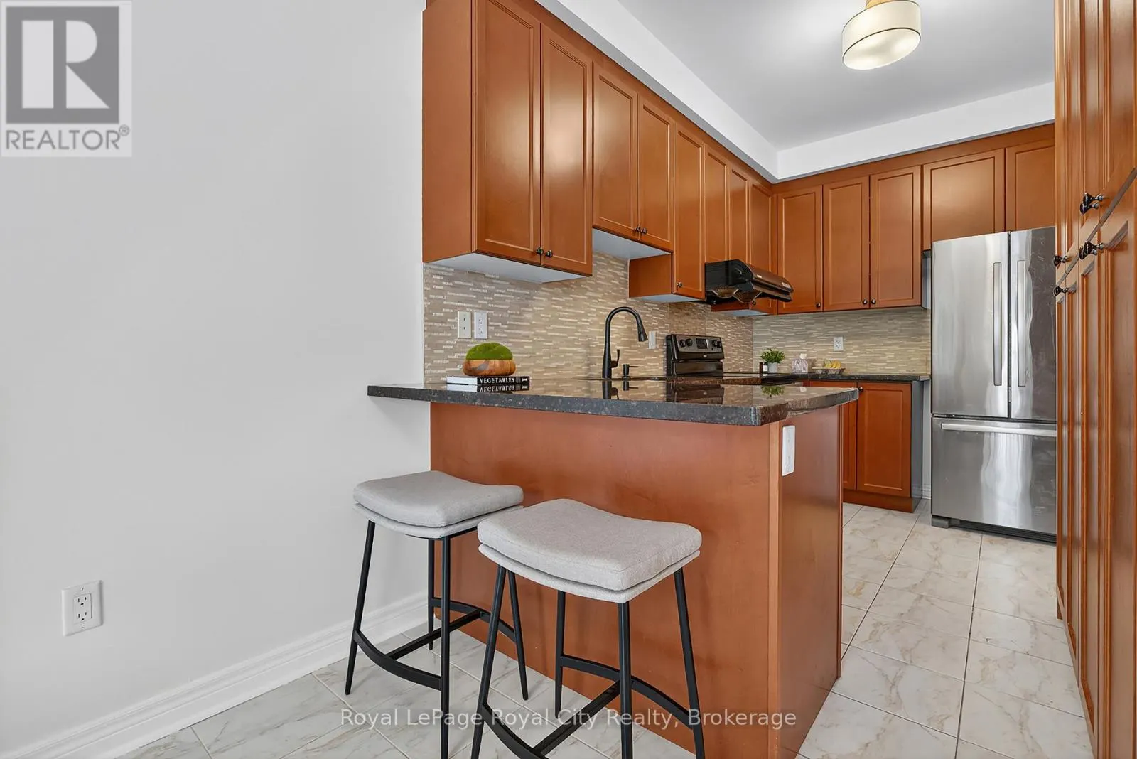 275 COMISKEY CRESCENT
