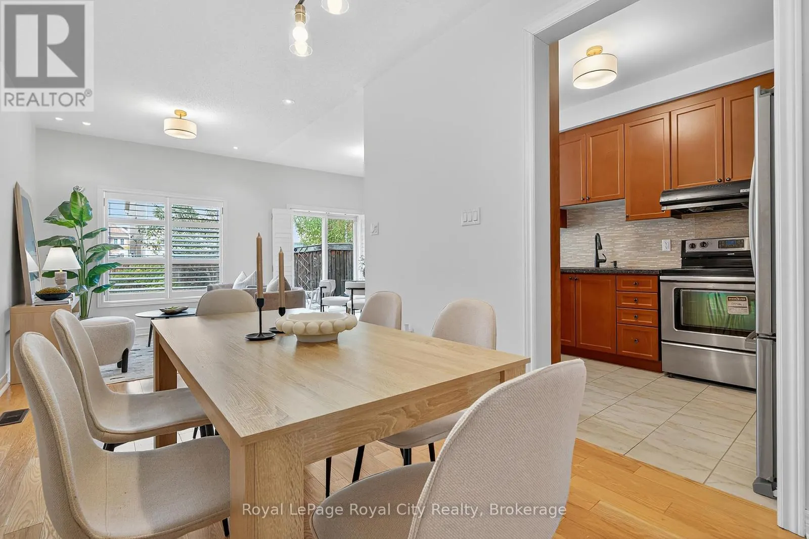 275 COMISKEY CRESCENT