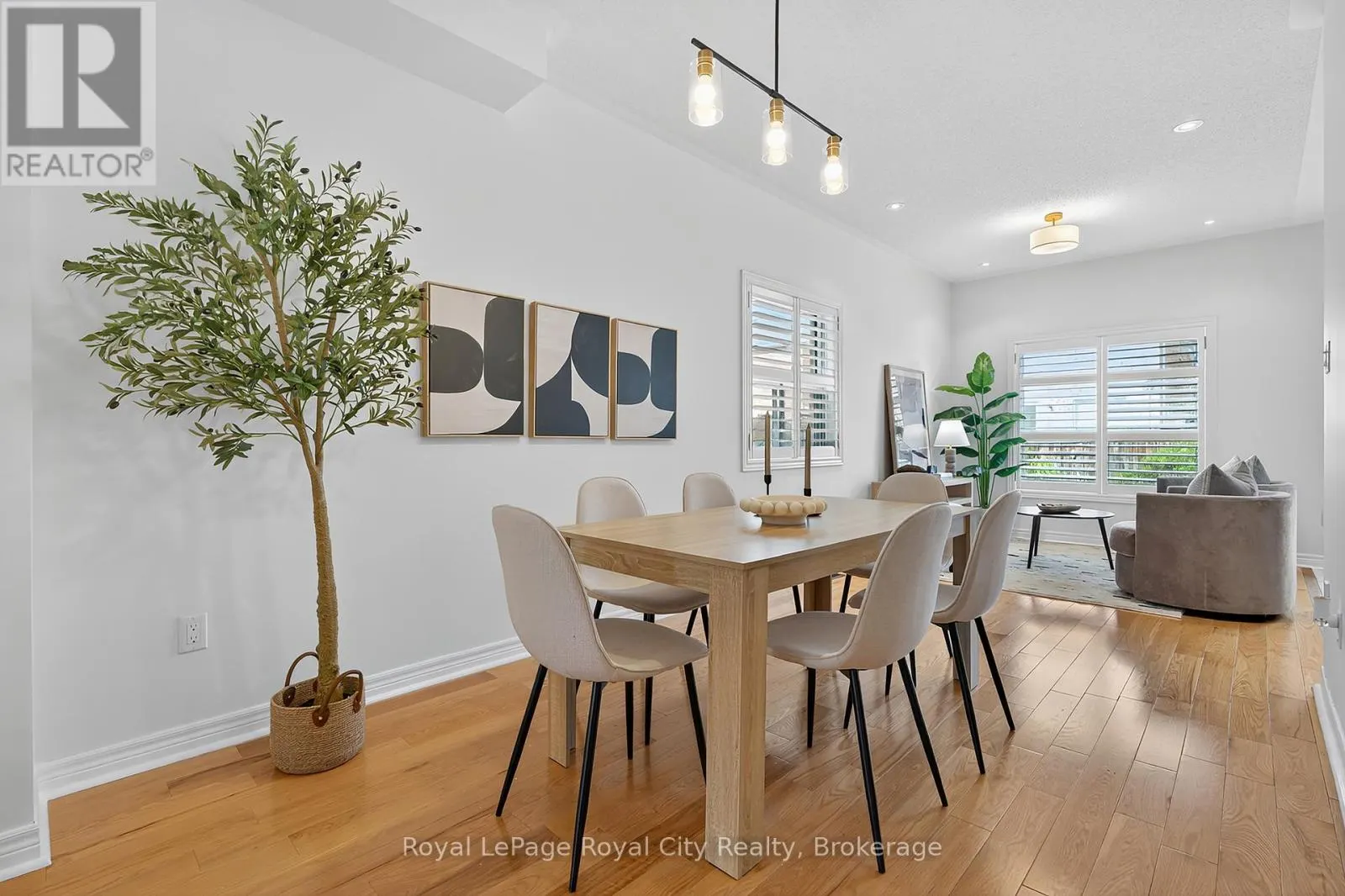 275 COMISKEY CRESCENT