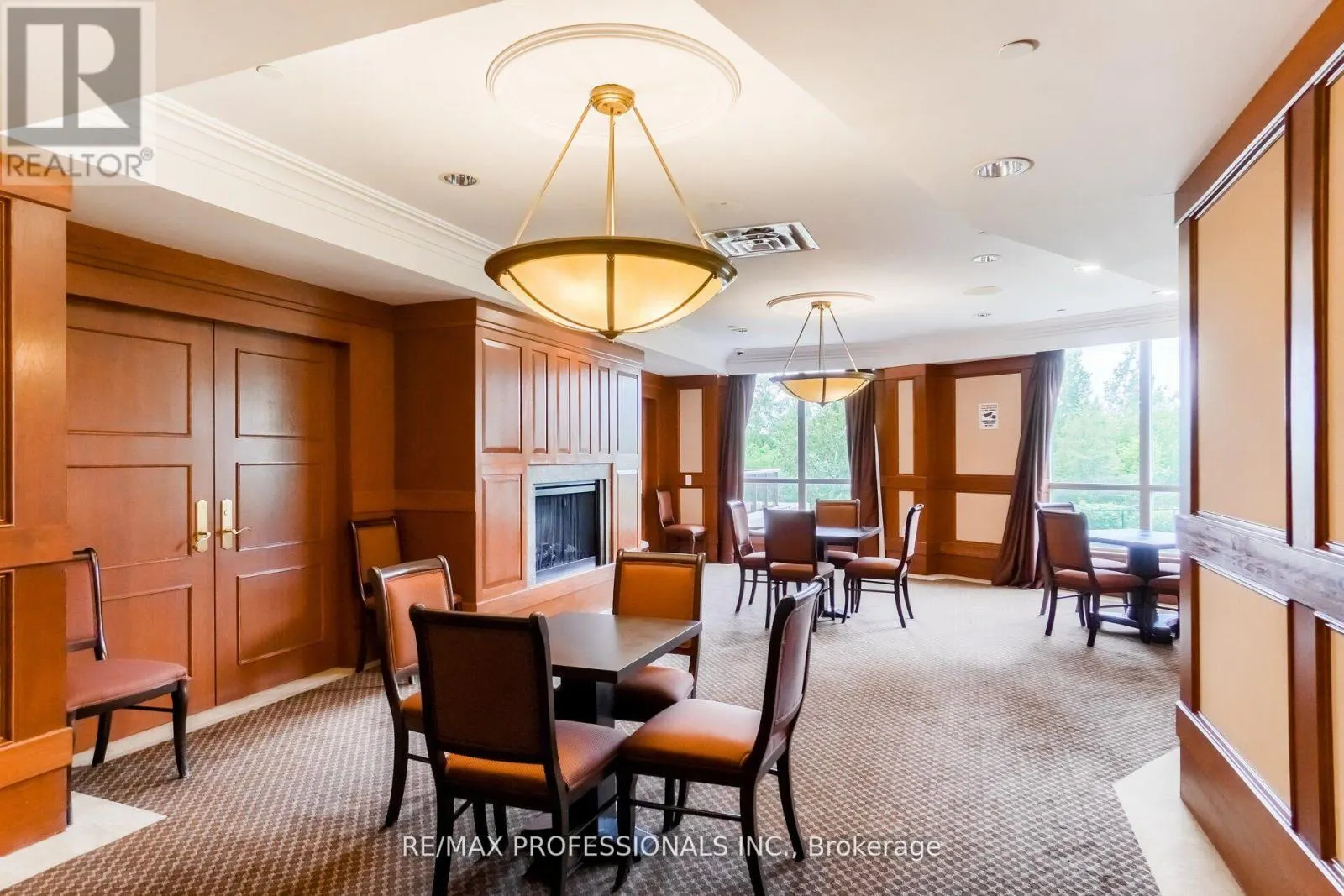 PH21 - 700 HUMBERWOOD BOULEVARD