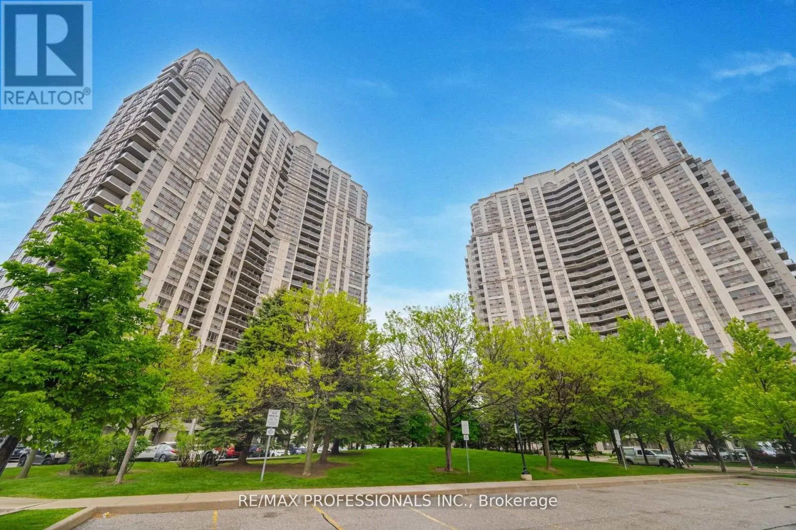 PH21 - 700 HUMBERWOOD BOULEVARD