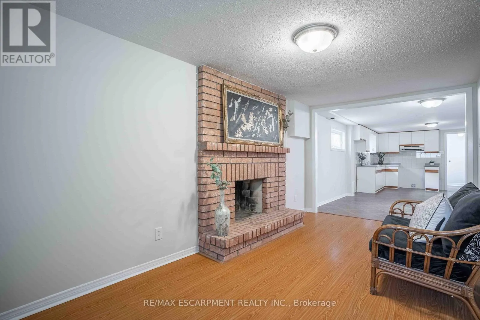 2559 KINGSBERRY CRESCENT