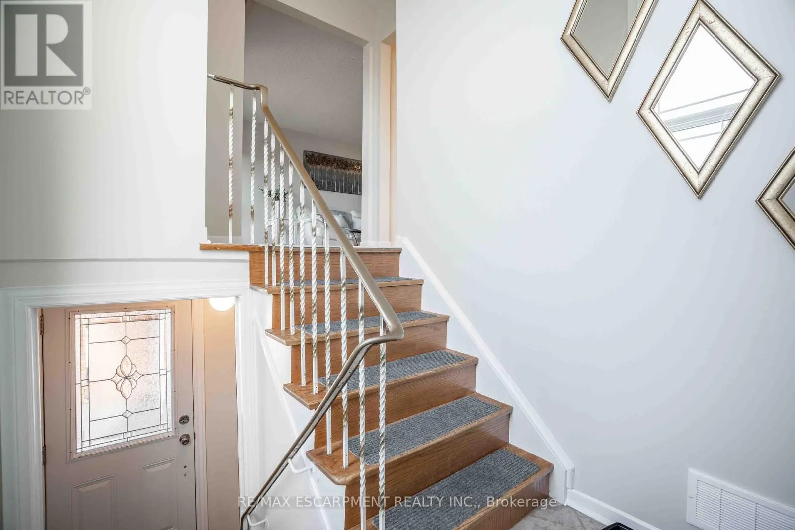2559 KINGSBERRY CRESCENT