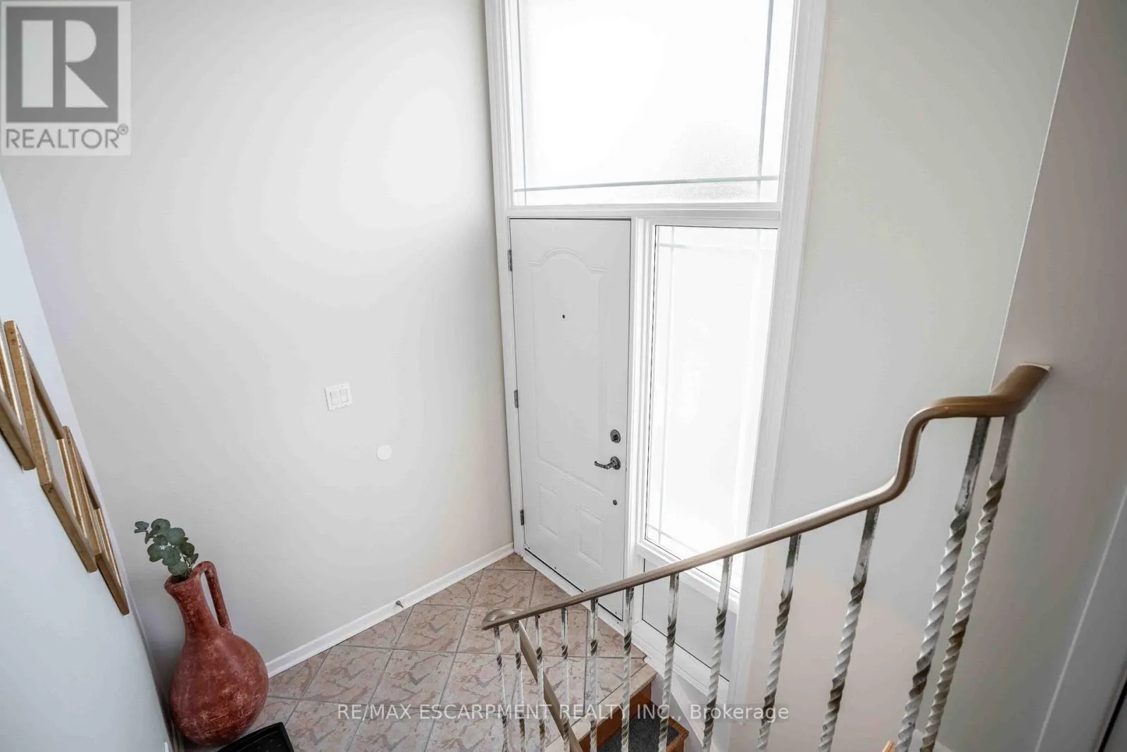 2559 KINGSBERRY CRESCENT