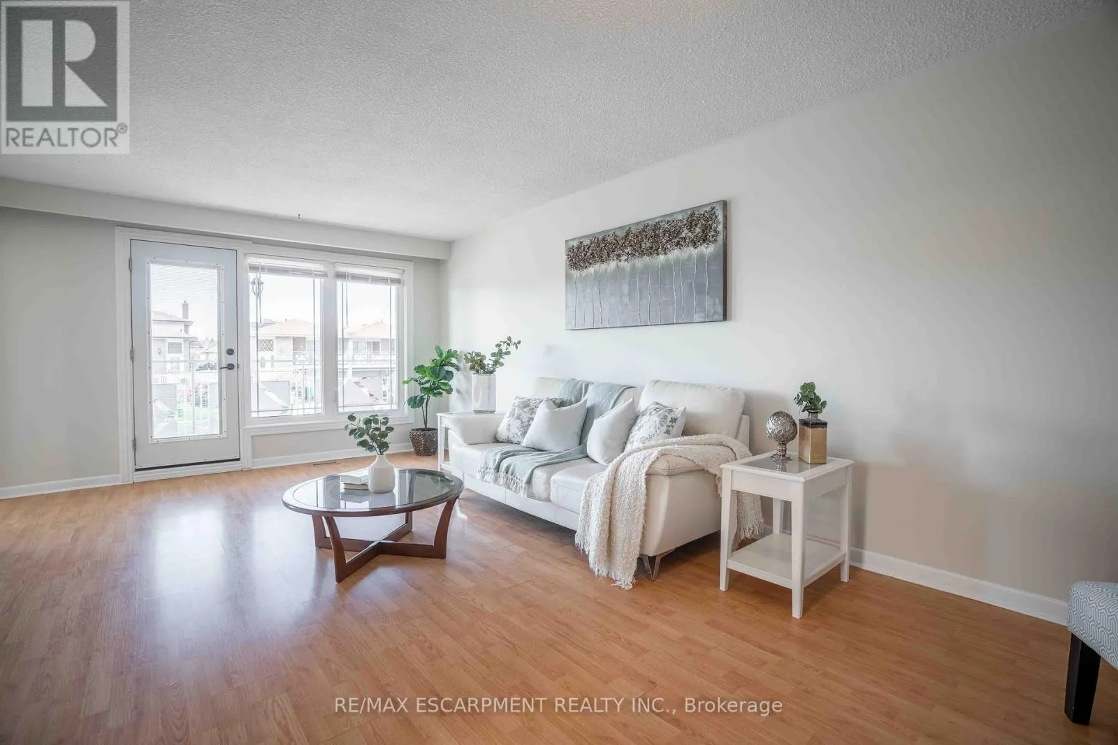 2559 KINGSBERRY CRESCENT