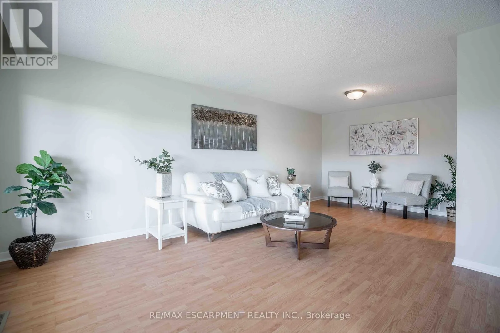 2559 KINGSBERRY CRESCENT