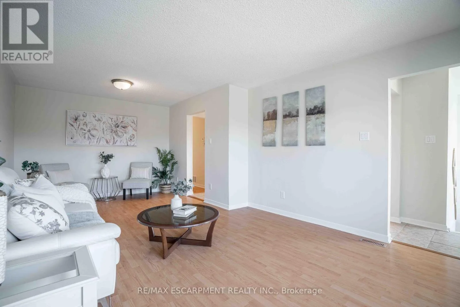 2559 KINGSBERRY CRESCENT