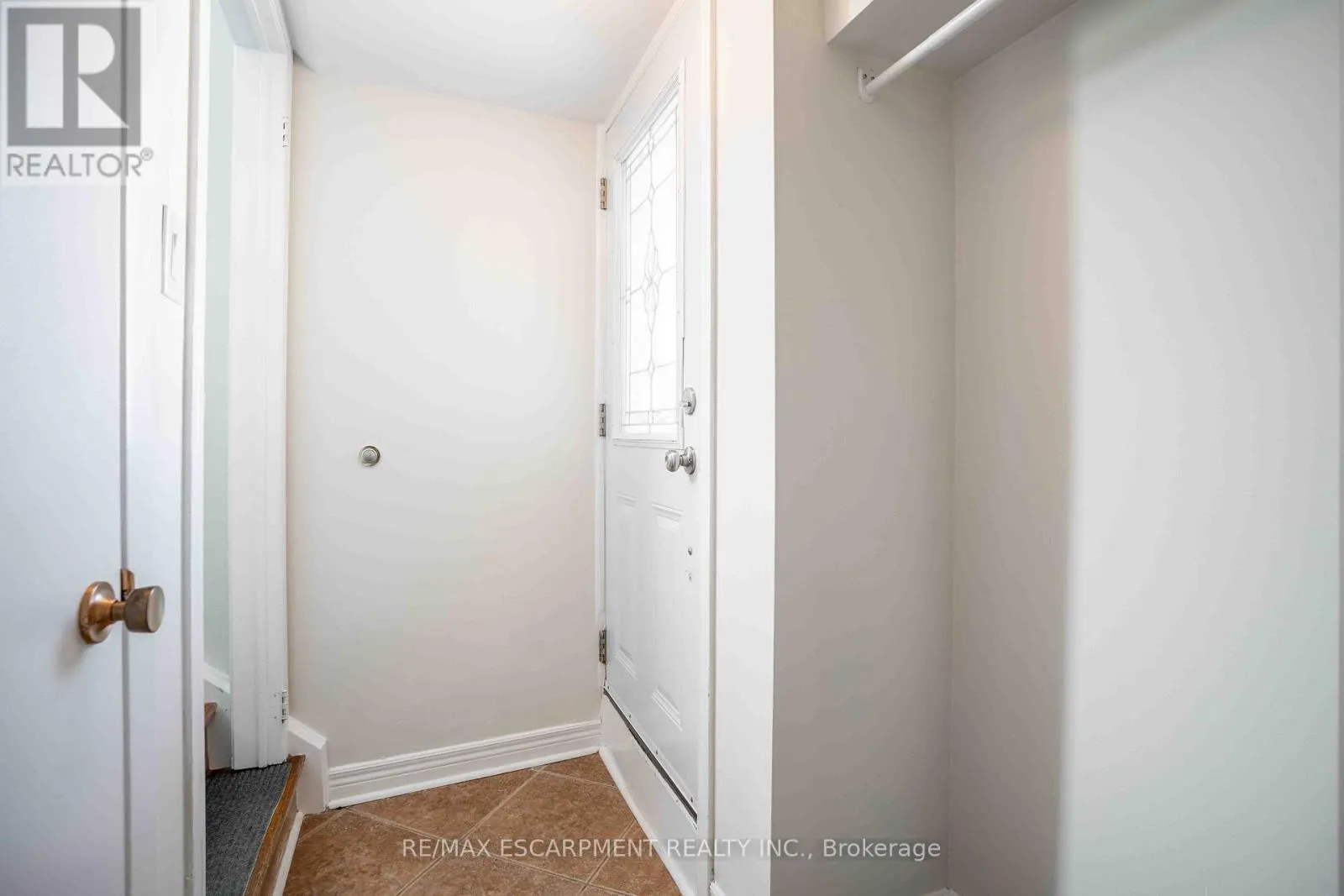 2559 KINGSBERRY CRESCENT