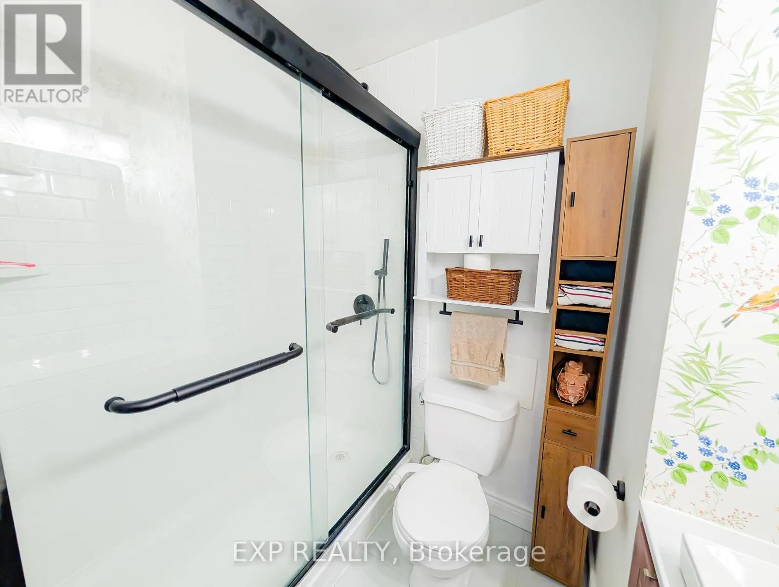 1010 - 2464 WESTON ROAD