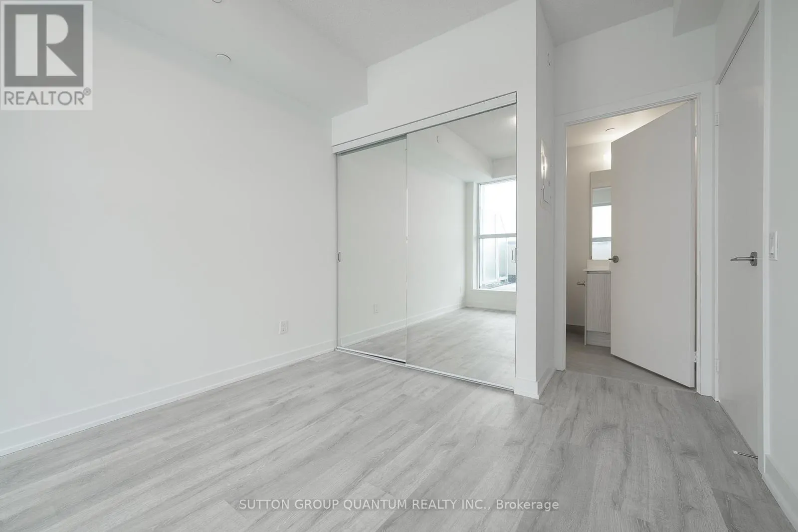 422 - 251 MANITOBA STREET