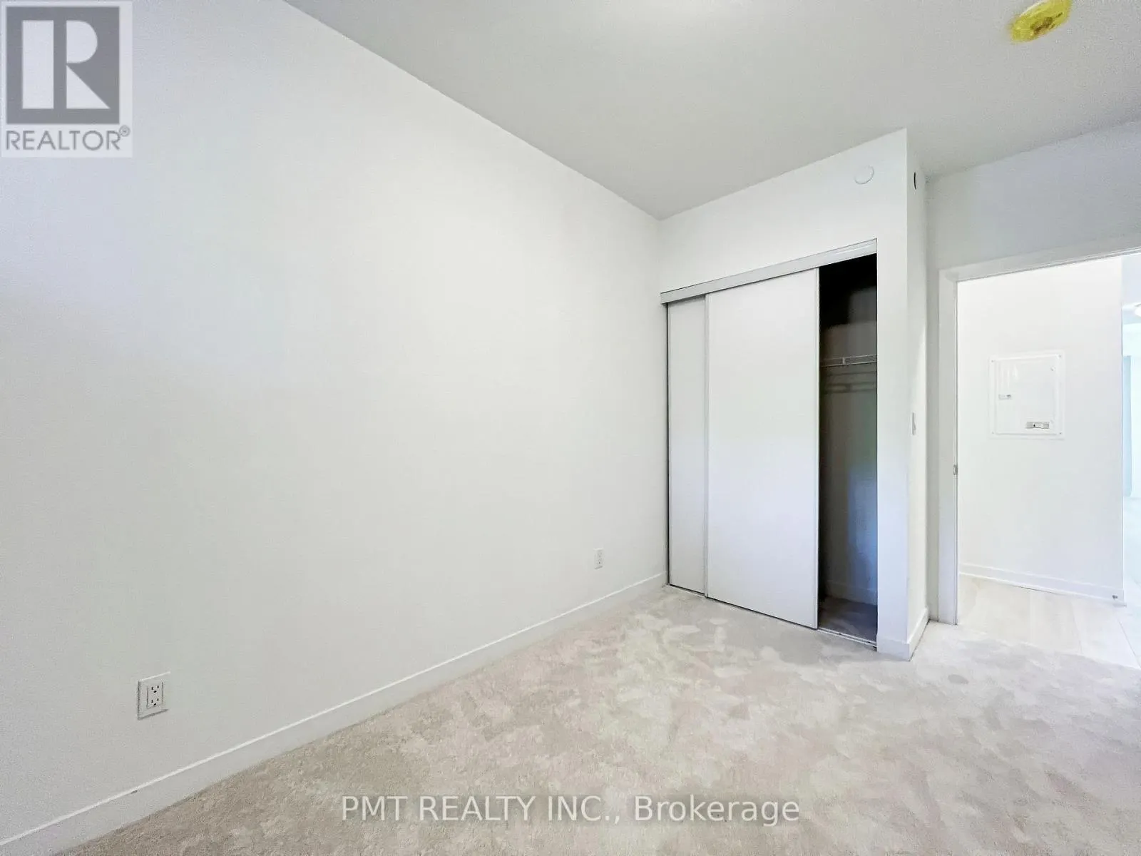 1 - 4045 HICKORY DRIVE