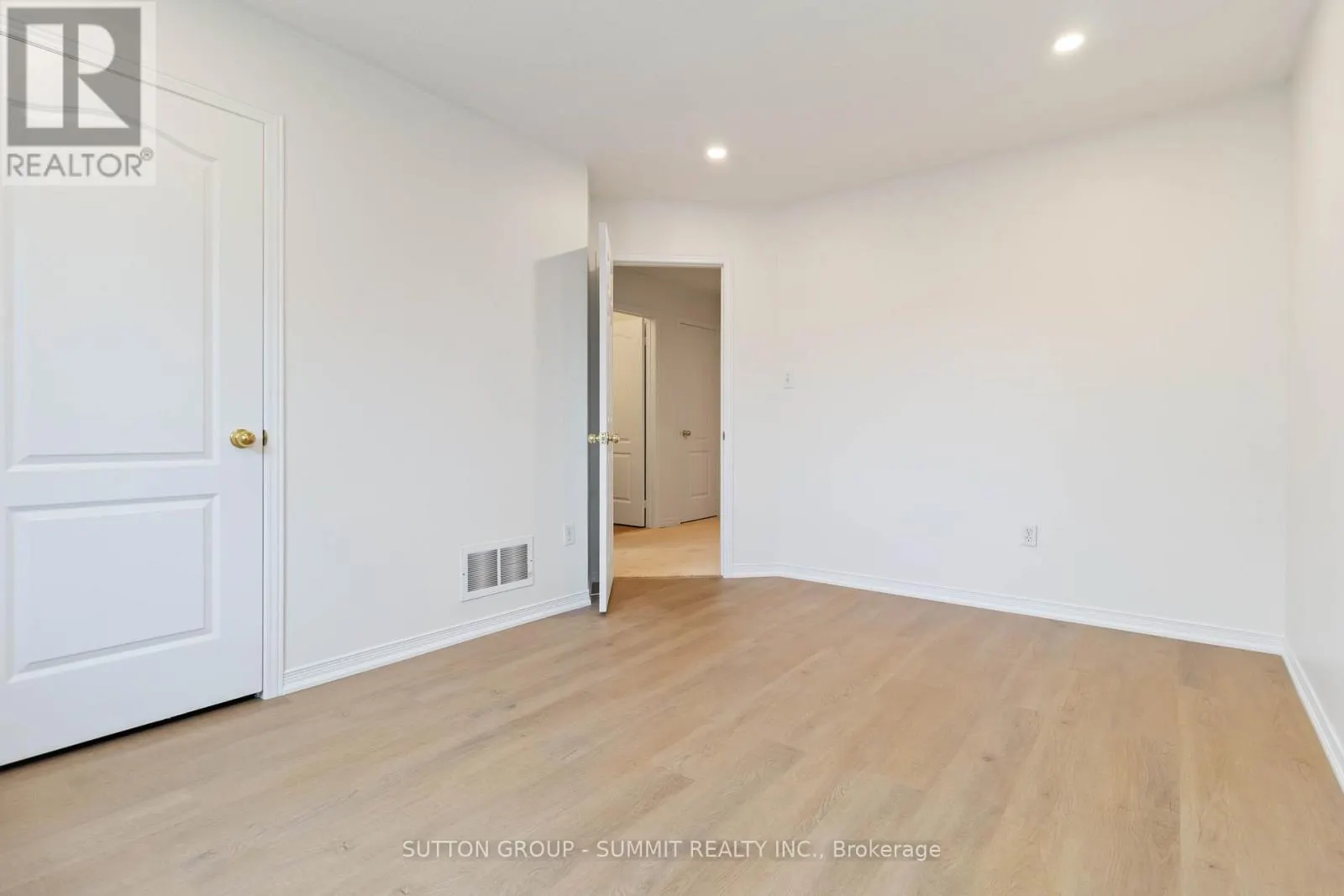 3269 CAMBERWELL DRIVE